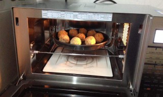 微波炉光波组合怎么用 微波炉和光波炉的区别是什么