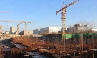 附近工地施工噪音严重睡不着怎么办（我家附近工地晚上噪音太大怎么办）