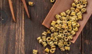 铁皮石斛和什么一起泡水效果好(铁皮石斛和什么一起泡水效果好呢)