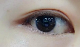 双眼皮贴贴在什么位置 双眼皮贴贴什么位置合适