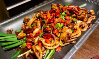 好吃简单的鱿鱼须做法（好吃简单的鱿鱼须做法窍门）