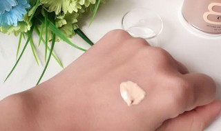 如何用BB霜化淡妆(BB霜怎么上妆)