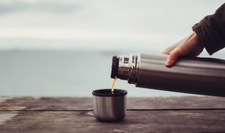 保温杯外壁发热正常吗（保温杯外壁发热是不保温现象吗）