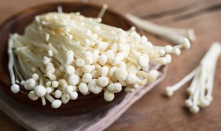 凉拌黄瓜金针菇的做法（黄瓜金针菇的家常做法）