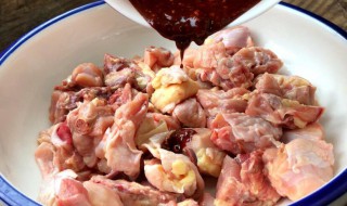 冻鸡肉怎么做（冻鸡肉怎么做嫩而不柴）