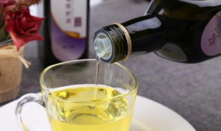 葡萄籽油擦脸正确方法（葡萄籽基础油直接擦脸）