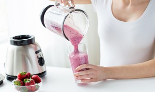 莓莓奶昔做法窍门（草莓奶昔的做法窍门）