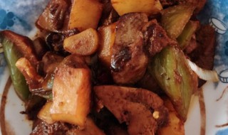 土豆炖鸡肝做法窍门 土豆炖鸡肝做法窍门视频