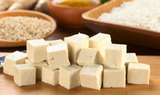 豆腐怎么做最简单又好吃（豆腐怎么做最简单又好吃视频）