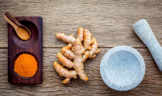 姜丝炒墨鱼怎么做（姜丝炒墨鱼怎么做好吃）