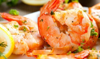 一个人吃夜宵的说说(一个人在家吃夜宵的说说)