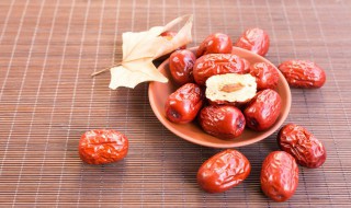 红枣酿糯米做法窍门（糯米红枣酿酒的制法）