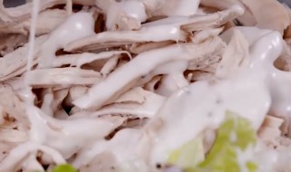 减肥水煮鸡胸肉怎么做（减肥水煮鸡胸肉怎么做不腥）