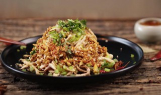 凉拌手撕鸡的快速做法 凉拌手撕鸡的家常做法