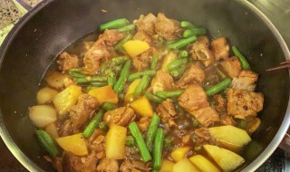 猪排骨炖土豆豆角 排骨炖土豆 豆角