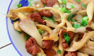 平菇炒猪肉的做法(猪肉炒平菇的家常做法)