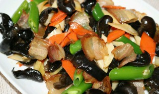 木耳炒腊肉的做法 木耳炒腊肉的做法大全家常