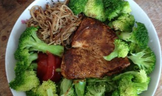 西餐的鸡排怎么做 西餐的鸡排怎么做好吃