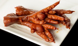 冰糖鸡爪制作方法（冰糖鸡爪怎么做）