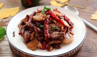 薄荷炒羊肉怎么做（薄荷炒羊肉怎么做才好吃）