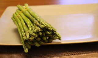 滑芦笋干怎么做（芦笋滑蛋怎么做）