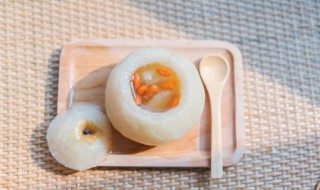 银耳炖雪梨怎么做(冰糖雪梨银耳的正确做法窍门)