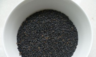 怎样判断黑芝麻炒熟了（怎么判断黑芝麻炒熟）