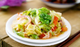 香辣手撕包菜怎么做 香辣手撕包菜怎么做的