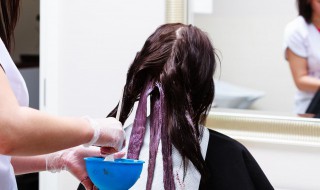 女士染发根技巧（女士染发教程）