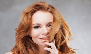 老年人吹卷发教程 老年人卷发发型