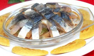 青豆蒸咸鱼（青豆烧咸鱼）