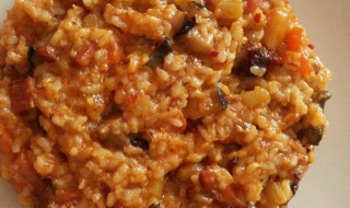 红酒炖牛肉烩饭怎么做（红酒炖牛肉烩饭怎么做好吃）