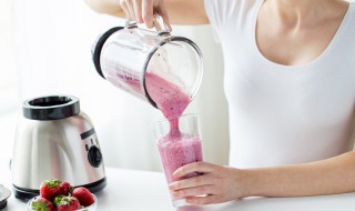 车厘子草莓奶昔的做法 在家怎么做草莓车厘子奶茶