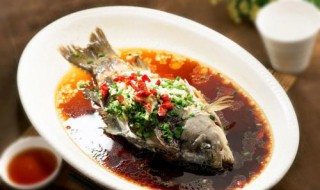葱油蒸鲫鱼怎么做 葱油鲫鱼蒸几分钟