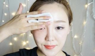 卸妆水的正确步骤与方法（卸妆水怎么用最好）