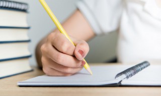 纸上谈兵成语意思（纸上谈兵成语意思和造句）