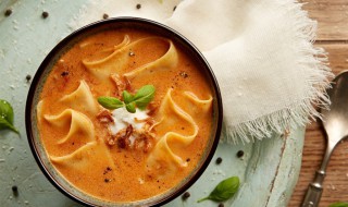 形容面条好吃的句子 形容面条好吃的句子面条手工制作劲道