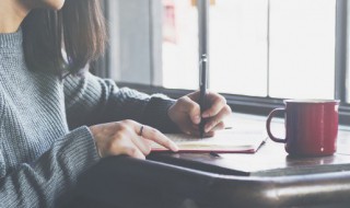 快乐英语怎么写 八周年快乐英语怎么写