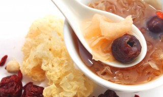 银耳熬多久才出胶（银耳要熬多久才出胶）