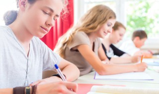 父母无私奉献的优美句子（形容父母无私奉献的爱的句子）