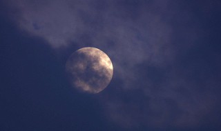 多云的夜晚比晴朗的夜晚温暖为什么 多云的夜晚比晴朗的夜晚温暖为什么不一样