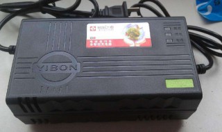 电动车三块电池的充电方法（电动三轮车两组电瓶怎么充电）