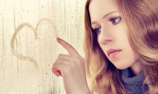 来月经经量大正常吗（来月经量非常大是怎么回事）