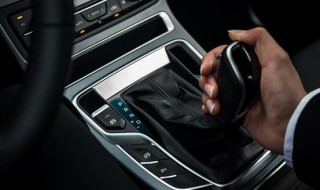 有了自动驻车还需要电子手刹吗? 有自动驻车还有手刹吗