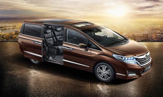 艾力绅雾灯开关在哪里 艾力绅后雾灯是一颗还是两颗