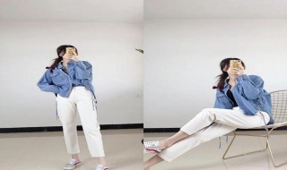 浅色牛仔外套配什么裤子（浅色牛仔外套配什么裤子女）