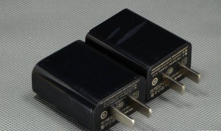 充电器的接口掉进油里怎么办 充电器的接口掉进油里怎么办啊