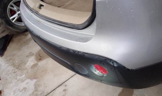 逍客后保险杠塑料撞了怎么修（新逍客后保险杠）