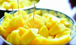 菠萝用盐水泡还是糖水泡 菠萝用盐水泡还是糖水泡更好吃