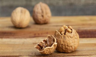 核桃怎么挑选好坏（核桃怎么挑选好坏呢）